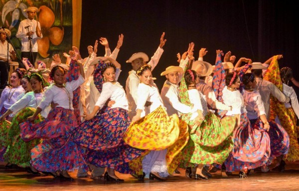 El Ballet Folclórico Panamá Fuerte Raza representará al Inac.