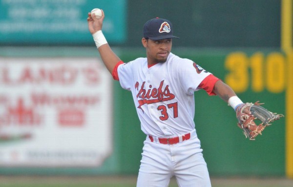 Edmundo Sosa con la camiseta del Peoria Chiefs, de los Cardenales.