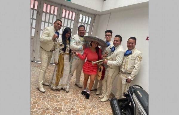 Con mariachi, ‘La Polla' celebra sus 25
