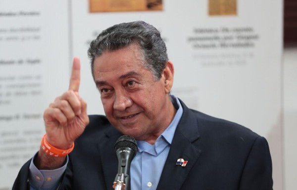 José Alberto Álvarez, partido PAIS.