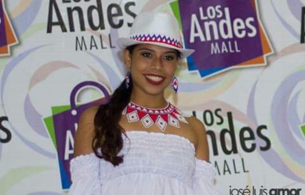 El desfile se realizó en Los Andes Mall.