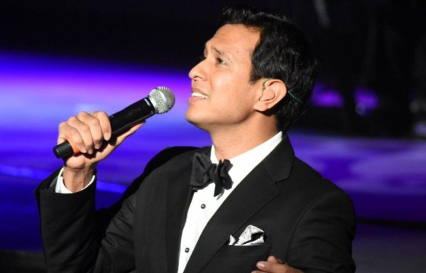 Rafa Moreno cautivó al público con sus boleros.