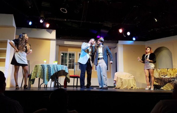 Cerca de 5,000 personas han tomado cursos con ellos.