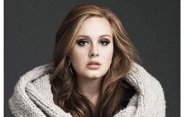 Promociona el disco ‘25', el más vendido en Reino Unido.