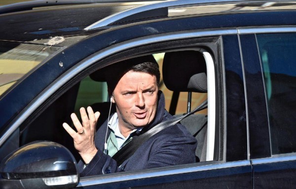 Matteo Renzi dimitió a su cargo