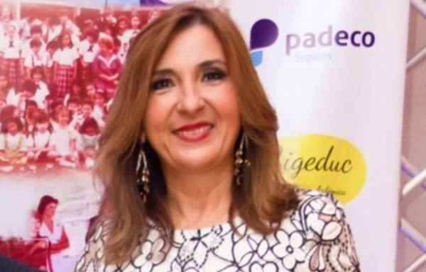 Katya Echeverría EDUCACIÓN | Desde el punto de vista de Echeverría el liderazgo no debe ser categorizado por género sino por mérito. ‘El mérito de la mujer se honra desde los múltiples roles que desempeña al ejercer un liderazgo desde su hogar, en su ocupación laboral, empresarial y como ciudadana'.