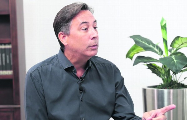 Arrocha se compromete a racionalizar fondos de la Descentralización.