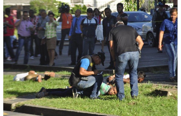 Se les decomisó armas de fuego y dinero robado