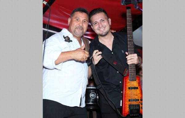 Emotiva despedida: El bajista Luis Carlos García se jubiló
