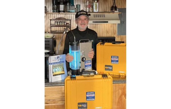 Un piloto misionero lleva el milagro del agua potable a refugiados ucranianos