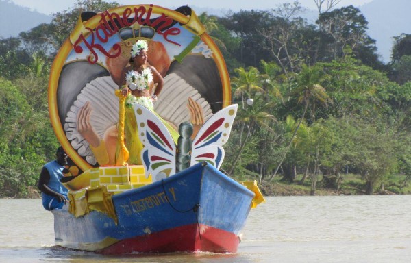 Los congos, paseos en lancha y mucha música son atractivos del carnaval de Colón