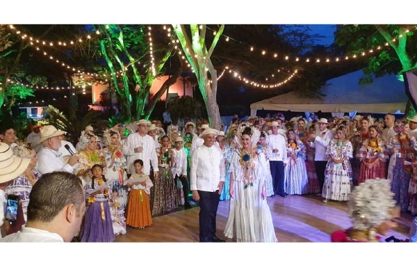 Ministro Jorge González celebró su boda en Los Santos