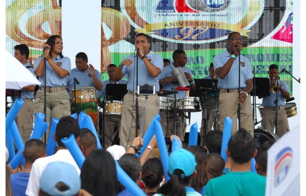 Cientos de panameños abarrotaron la Cinta Costera para disfrutar del evento.