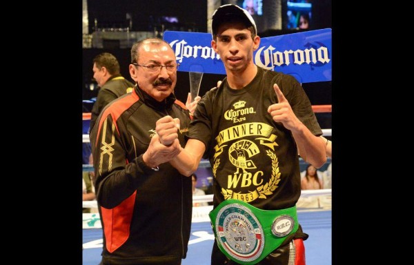 El mexicano Rey Vargas junto a su entrenador Nacho Beristáin.