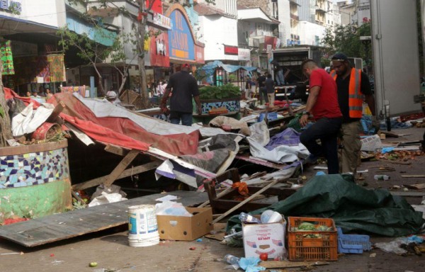 Los puestos fueron destruidos por la Alcaldía de Panamá.