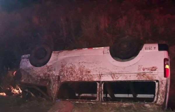 Trabajos para remover el vehículo culminaron a las 2:00 de la mañana