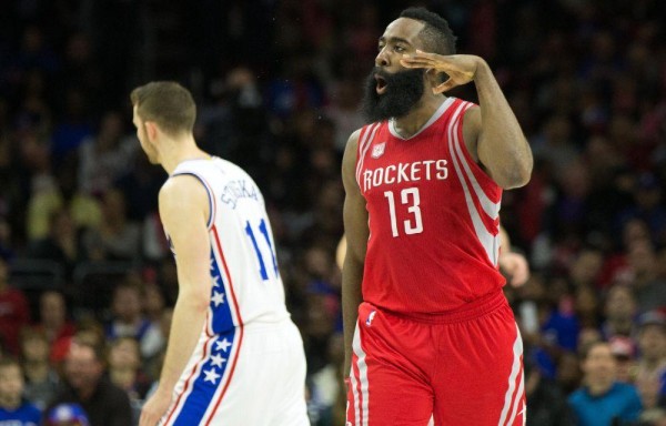 El canastero James Harden.