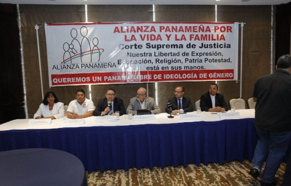 Grupos religiosos piden un alto a las imposiciones de las autoridades.