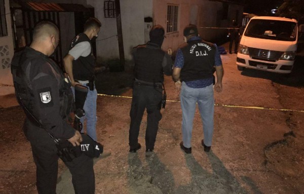La Policía dijo que no descansará hasta dar con el paradero de los presuntos asesinos de estos jóvenes