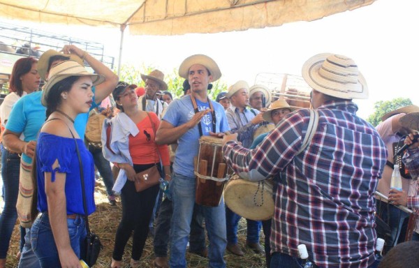 La música no podía faltar para amenizar el encuentro.