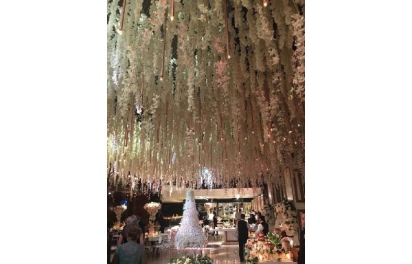 Invitó a Wisin a su boda