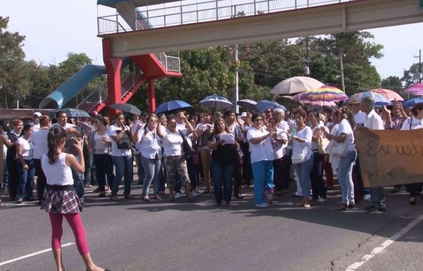 Educadores advierten que solo se reunirán con la ministra