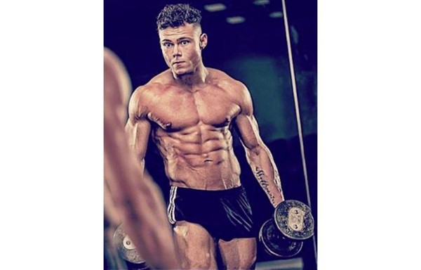 “Bullying” lo llevó al modelaje