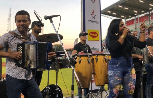 Samy amenizó el ambiente.