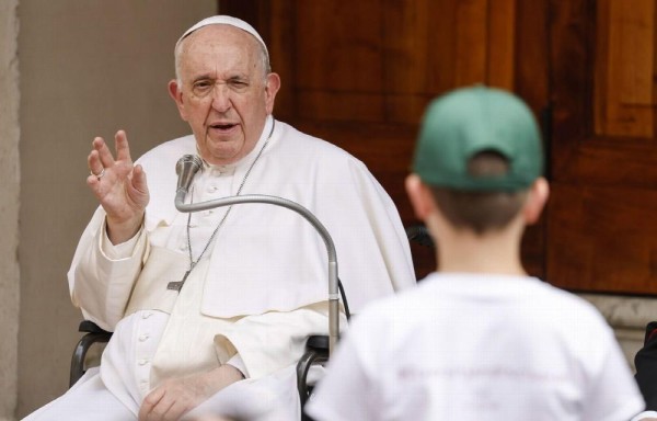 El papa Francisco quiso reiterar su admiración por el heroísmo demostrado por el pueblo ucraniano.