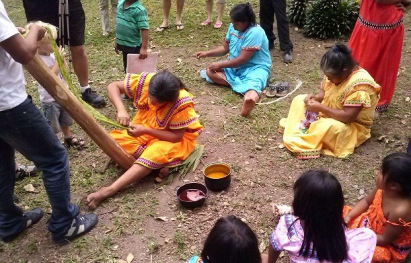 Todos los artículos, accesorios y atuendos se confeccionan de la forma tradicional.