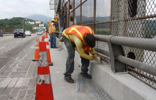 Conductores deben las señales de transito para evitar accidentes en la zona.