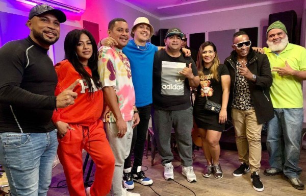 Elian Davis reúne a los románticos