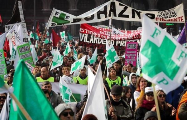 Funcionarios públicos uruguayos se movilizan ante la pérdida salarial