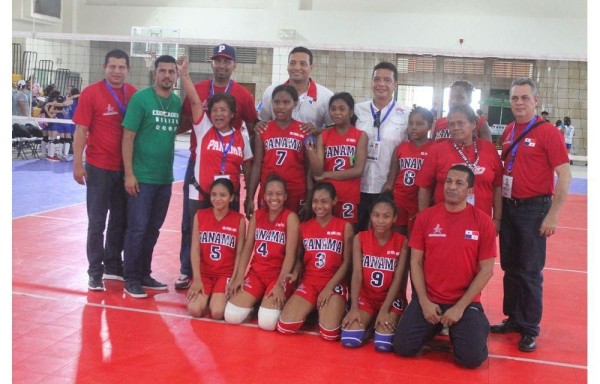 El equipo de voleibol femenino de Panamá.