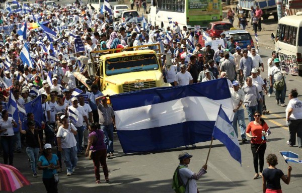 COMICIOS POLÉMICOS | Miles de personas realizaron una marcha en contra de las pasadas elecciones de Nicaragua, durante la visita a Nicaragua del secretario general de OEA, Luis Almagro, en Managua (Nicaragua). Almagro viajó en el marco de un proceso de diálogo entre la OEA y el Gobierno nicaragüense por los controvertidos comicios.