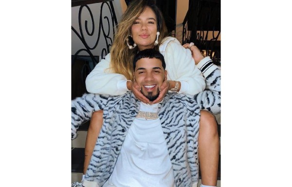 Famosos comparten en redes sociales llegada del 2020