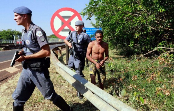 Captura entre matorralez, cerca al Centro de Progresión Penitenciaria en Jardinópolis.