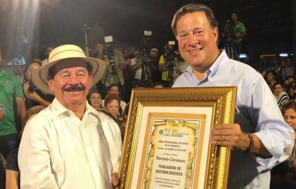 Reconocimiento por sus 60 años de carrera artística.