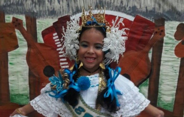 SALUDOS A LA REINA REBECA | Felicidades para Rebeca Cervantes Peralta, reina de la Semana Folclórica del Centro de Orientación Infantil de la Contraloría General de la República, que se celebra del 14 al 18 de noviembre. Este año se resalta la música de Dorindo Cárdenas.