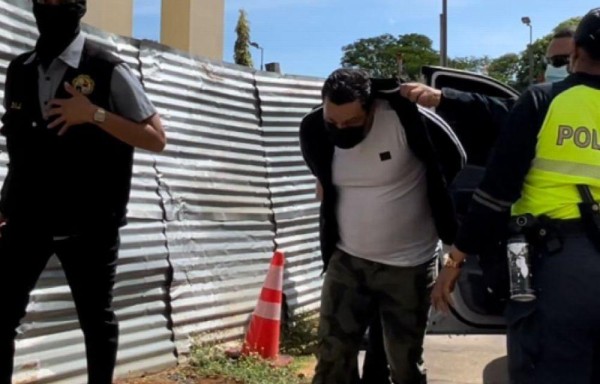 Cirujano y su mujer entre los detenidos por blanqueo