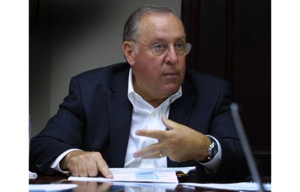 Alberto Vallarino, vicepresidente del Partido Panameñista, es acusado de varios delitos.