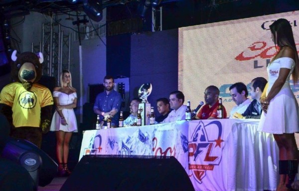 Los organizadores anuncian el Torneo de Flag Football.