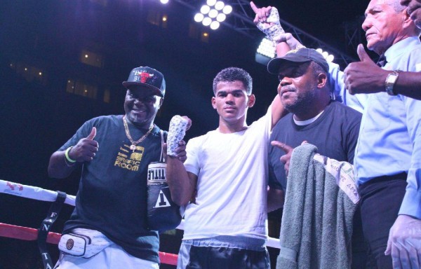 El invicto capitalino José ‘El Magnífico' Núñez (8-0, 3 KO).