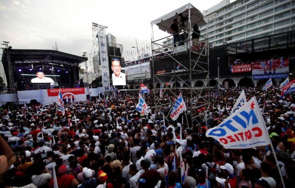 A las 2:00 de la tarde empezó el cierre de campaña.