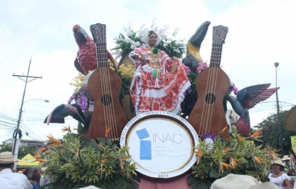 Nicole fue la ganadora de la Medalla Margarita Lozano