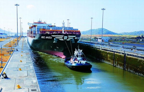 Canal de Panamá, esclusa de Miraflores.