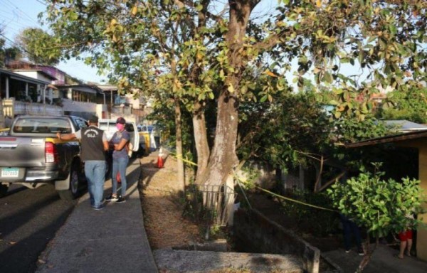 Irrumpieron en un cuarto alquiler y el propietario salió con un arma y les disparó.