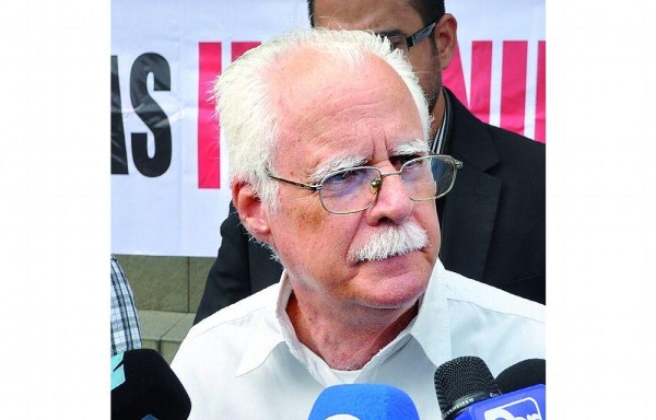 ‘Hay comisionados que ganan más que un profesor titular de la universidad' Juan Jované ECONOMISTA