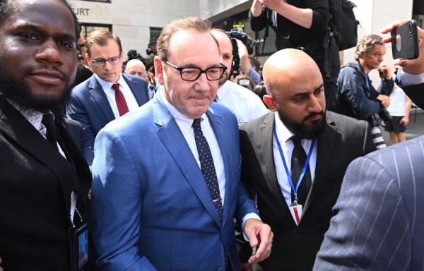 Kevin Spacey puede regresar a EE.UU.