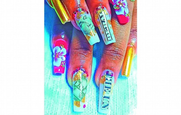 Embellecer las uñas no pasa de moda